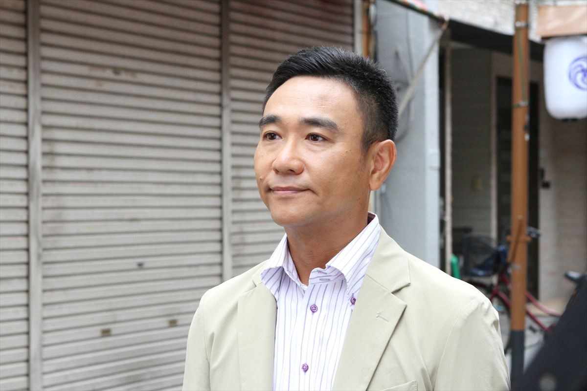 スペシャルドラマ企画 『磯野家の人々~20年後のサザエさん~』でノリスケを演じる八嶋智人
