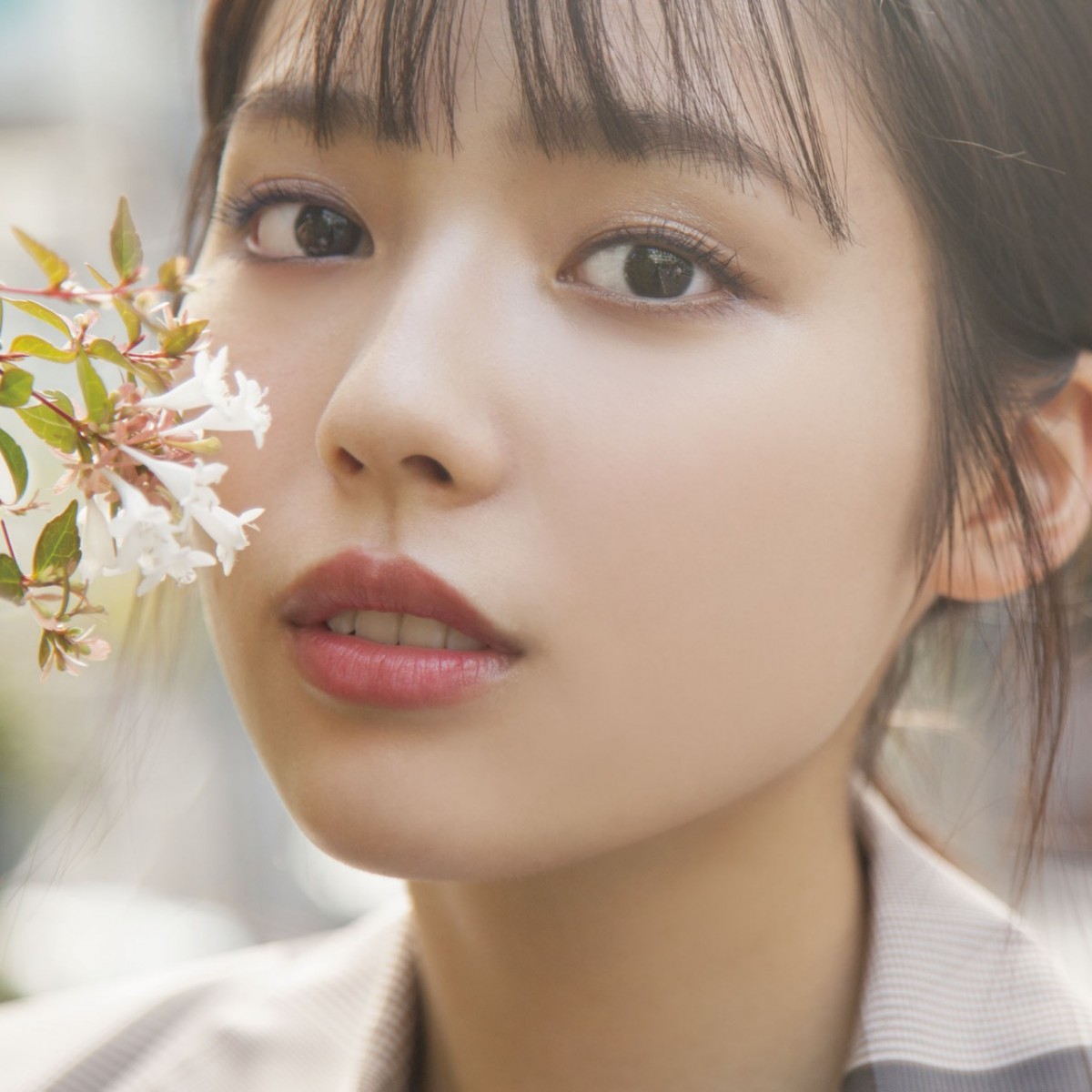『惡の華』でも注目！ 秋田汐梨、16歳のキュートさあふれるカレンダー発売決定