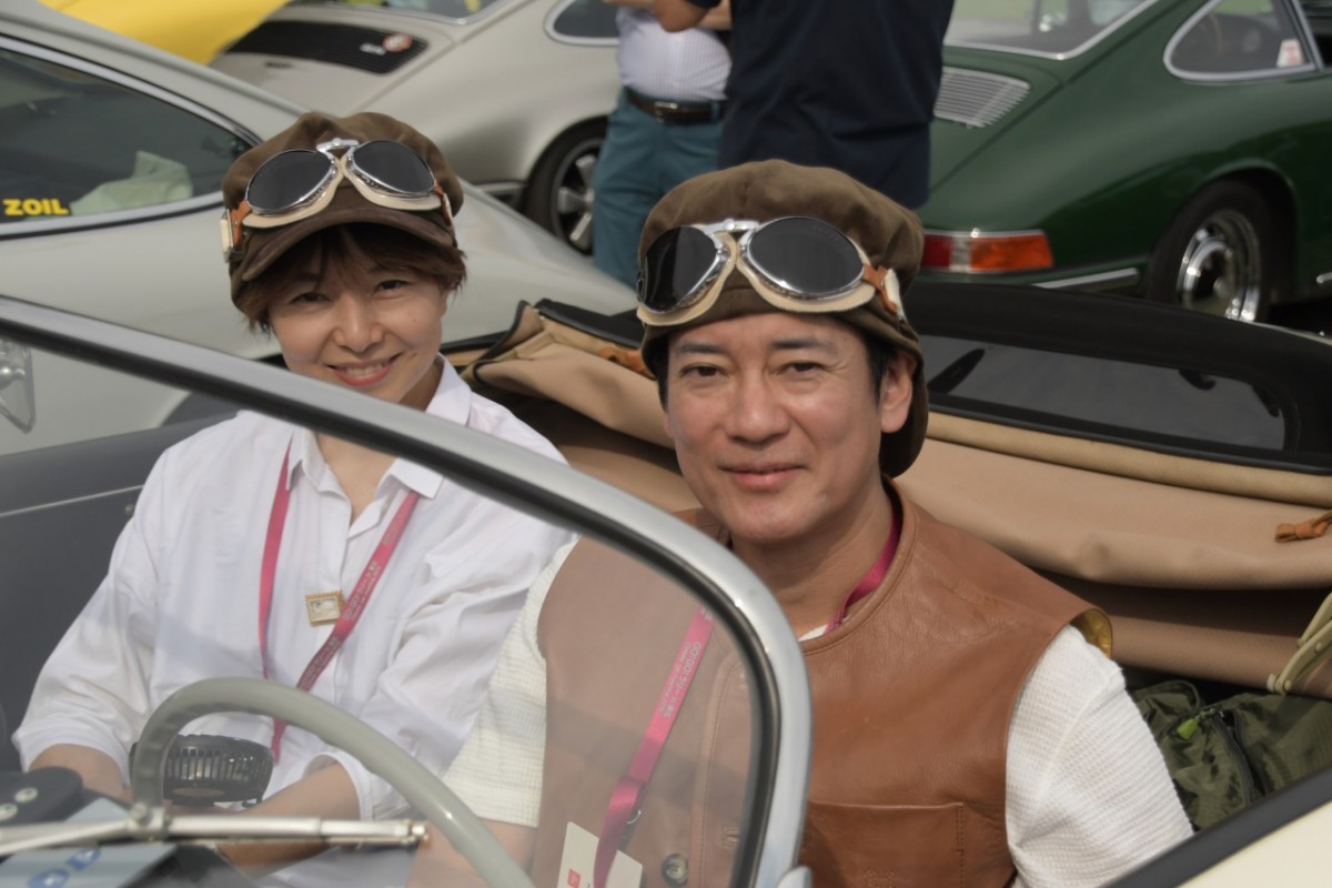 唐沢寿明＆山口智子夫妻、ポルシェに乗って笑顔でゴール「一体感が生まれることに感動」