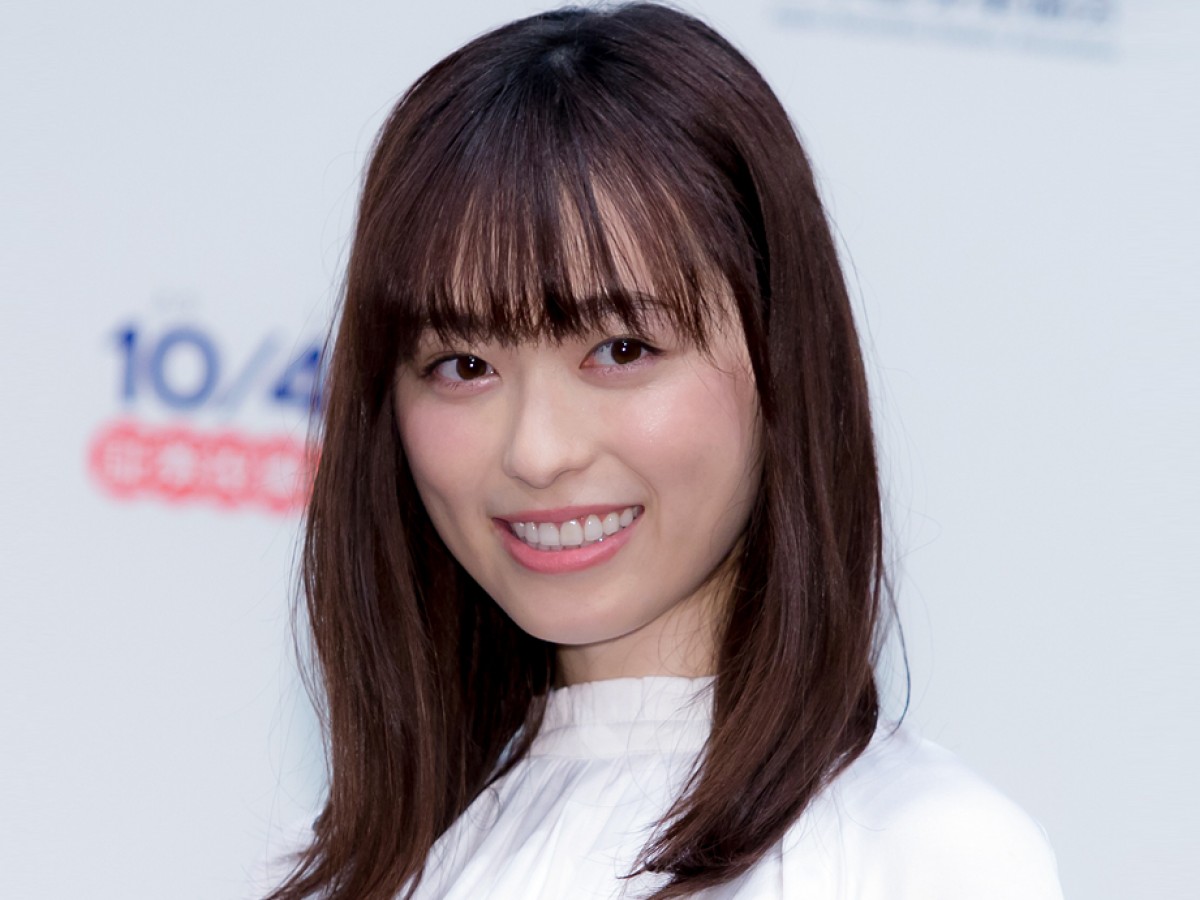 福原遥、キュートなお団子ヘア披露！ 「かわいい」「大人っぽい」の声