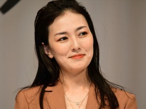 『マチネの終わりに』完成披露試写会に登場した板谷由夏