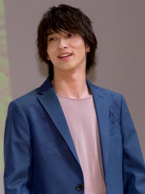 金曜ドラマ『4分間のマリーゴールド』キャスト舞台挨拶に登場した横浜流星