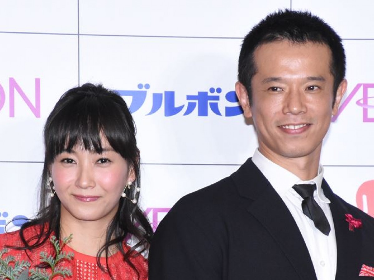 藤本美貴、夫・庄司智春と“マタニティショット” 「かわいすぎる夫婦」と反響