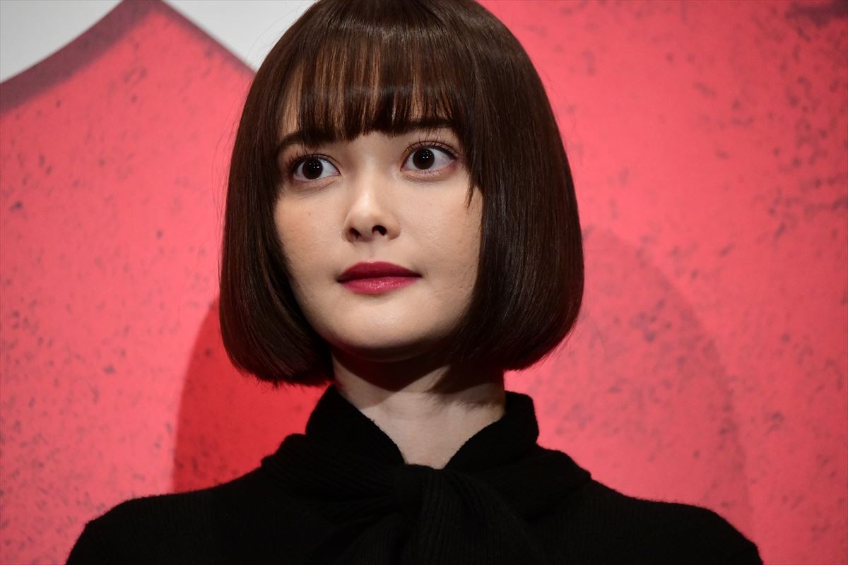玉城ティナ、ストレス解消法は「人に絶対見せられないノートがあります」