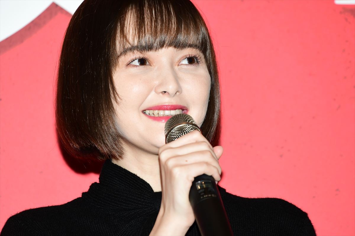 玉城ティナ、ストレス解消法は「人に絶対見せられないノートがあります」