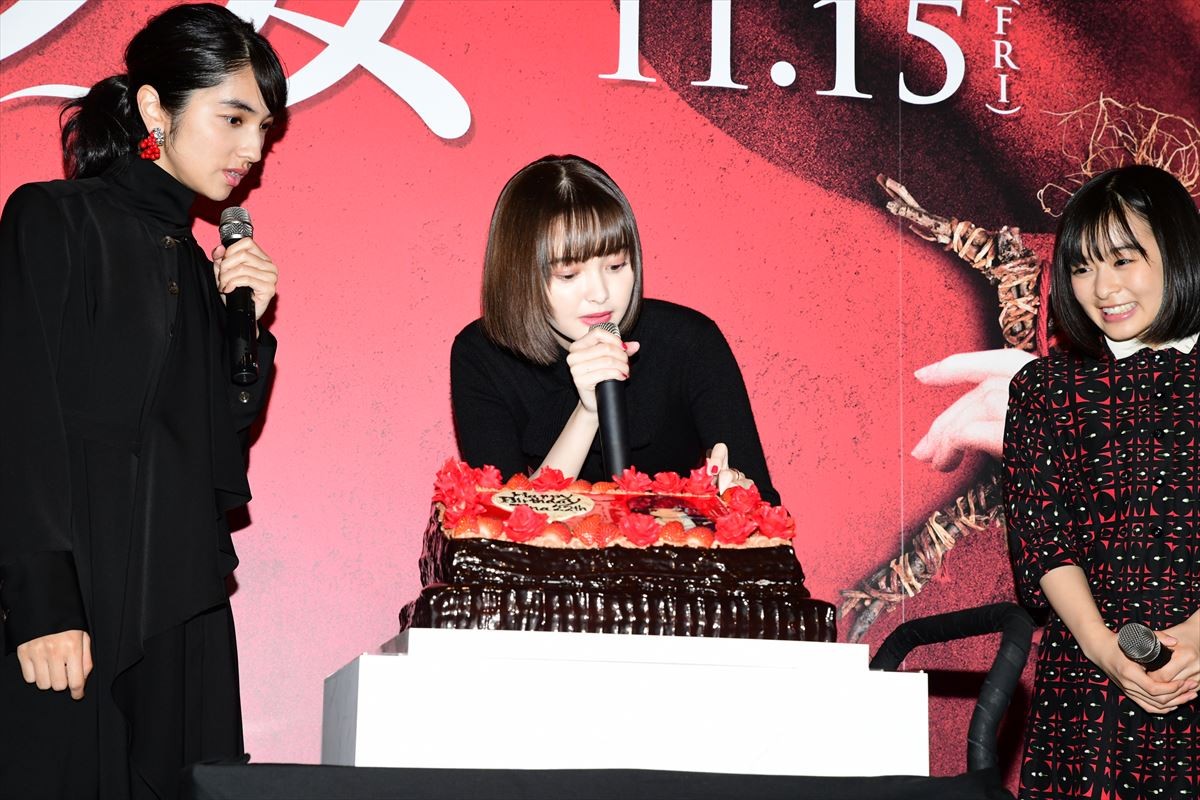 玉城ティナ、ストレス解消法は「人に絶対見せられないノートがあります」