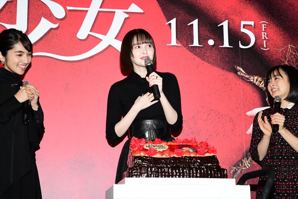 玉城ティナ、ストレス解消法は「人に絶対見せられないノートがあります」