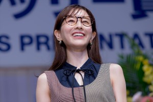 「第32回 日本 メガネ ベスト ドレッサー賞」表彰式・記者会見に出席した田中みな実