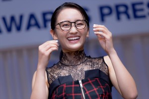「第32回 日本 メガネ ベスト ドレッサー賞」表彰式・記者会見に出席した岡田結実