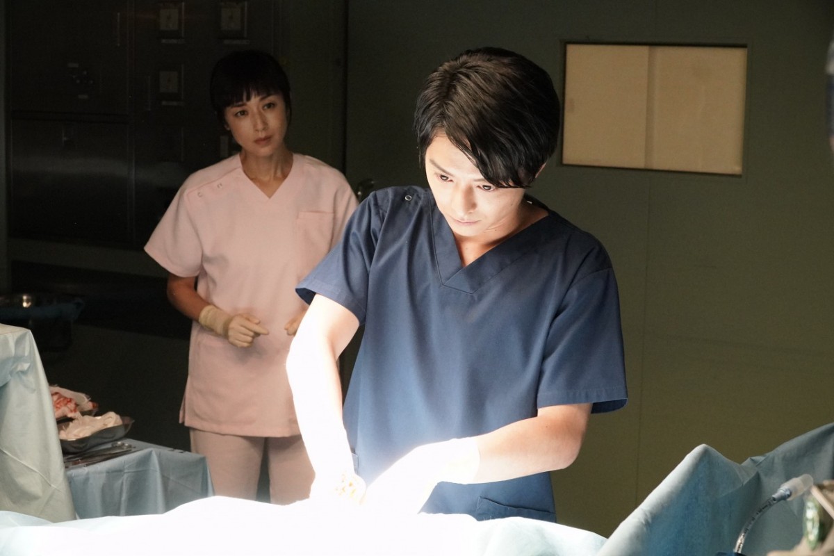 『リカ』高岡早紀の企み？ 患者の腹部から鉗子…ネット騒然「ゾッとする」