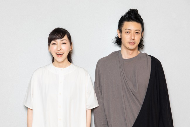 ドラマ『時効警察はじめました』に出演する(左から)麻生久美子、オダギリジョー