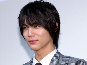 火曜ドラマ『G線上のあなたと私』プレミア試写会＆舞台挨拶に登場した中川大志