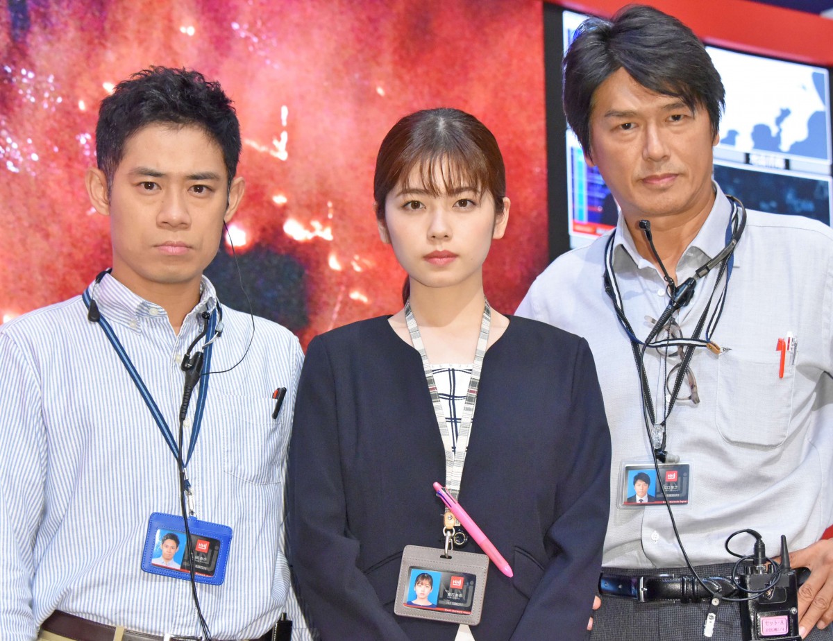 (左から)『パラレル東京』スタジオ取材会に登場した伊藤淳史、小芝風花、高橋克典