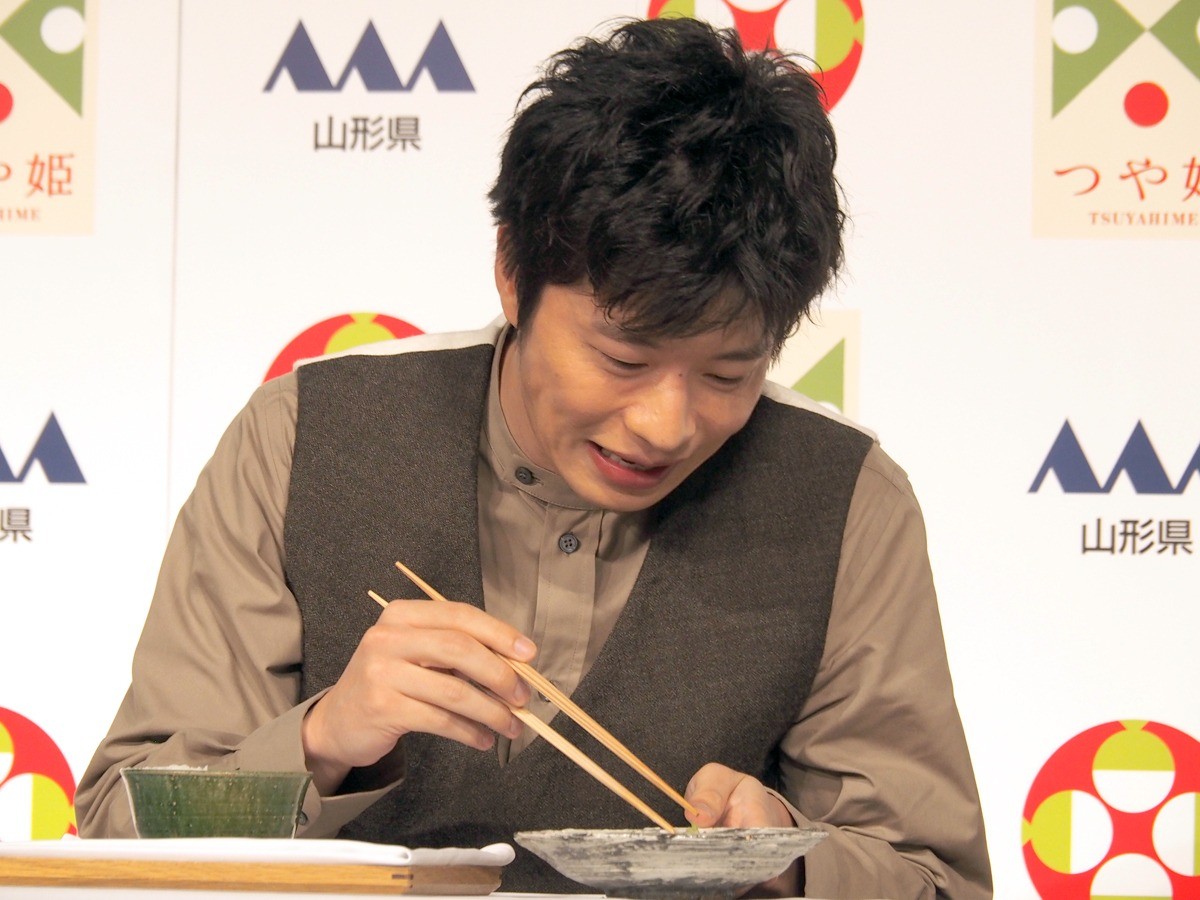 田中圭、自宅の食卓にふれ「ちびたちも喜んで食べる」とニッコリ