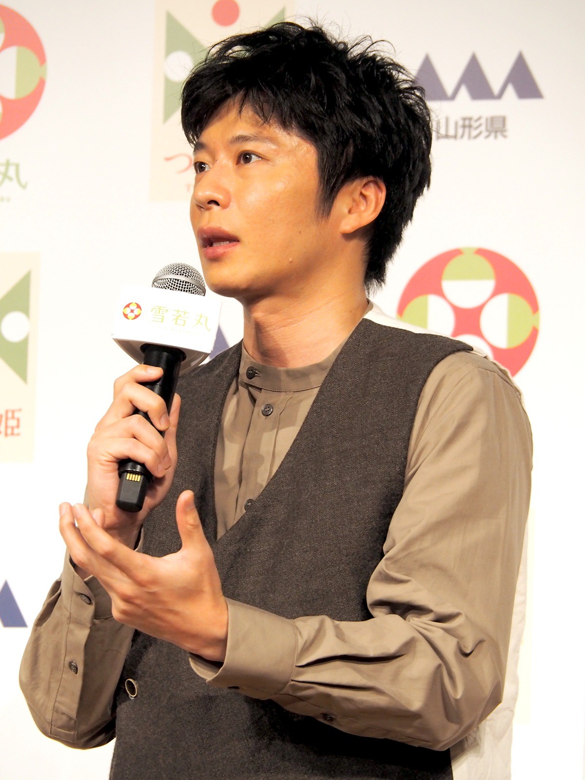 田中圭、自宅の食卓にふれ「ちびたちも喜んで食べる」とニッコリ