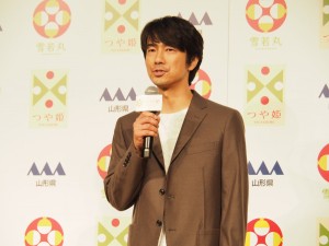 『つや姫』10周年記念イベントに登場した眞島秀和