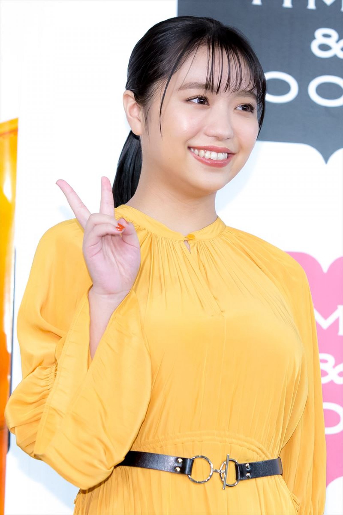 大原優乃、父親に写真集を“ガン見”され「恥ずかしかった」