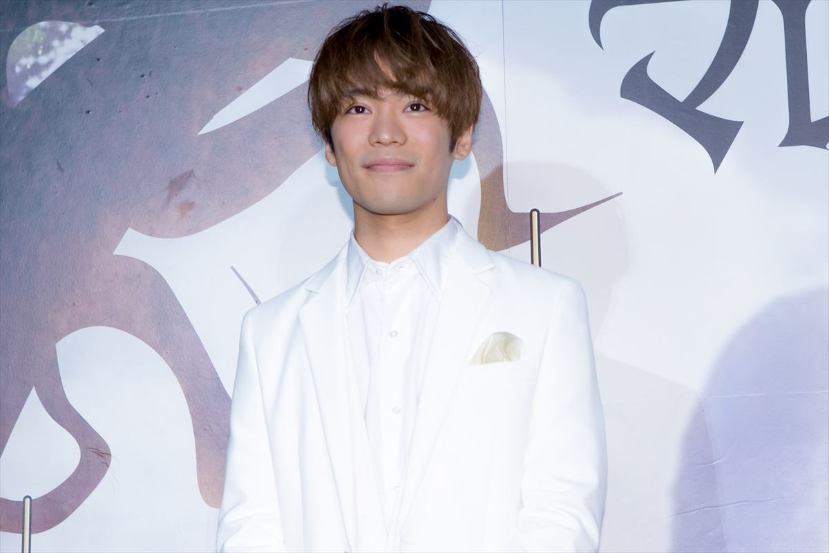 上戸彩、第2子出産後初の公の場！ 声優・小野賢章の“プロポーズ”にうっとり