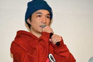 『左ききのエレン』制作発表会に登場した石崎ひゅーい