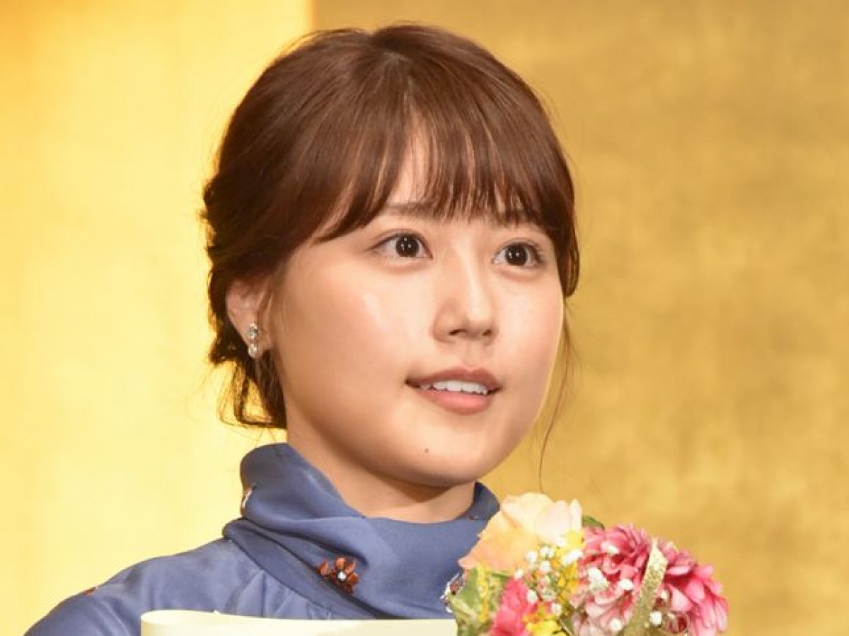 有村架純、麗しい秋の装い “美しい横顔”にファンうっとり