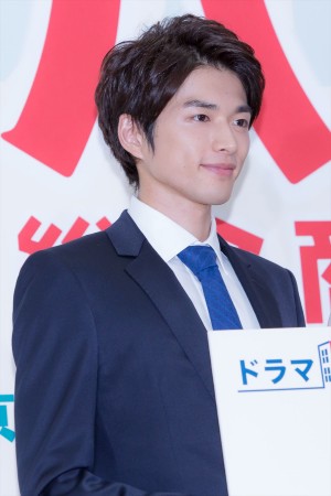 ドラマBiz『ハル ～総合商社の女～』記者発表会に登場した白洲迅