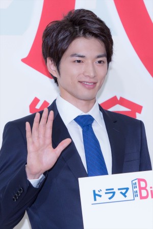 ドラマBiz『ハル ～総合商社の女～』記者発表会に登場した白洲迅