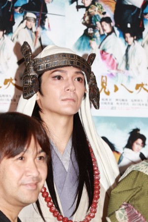 スペクタクル時代劇『里見八犬伝』囲み取材に登場した上田堪大