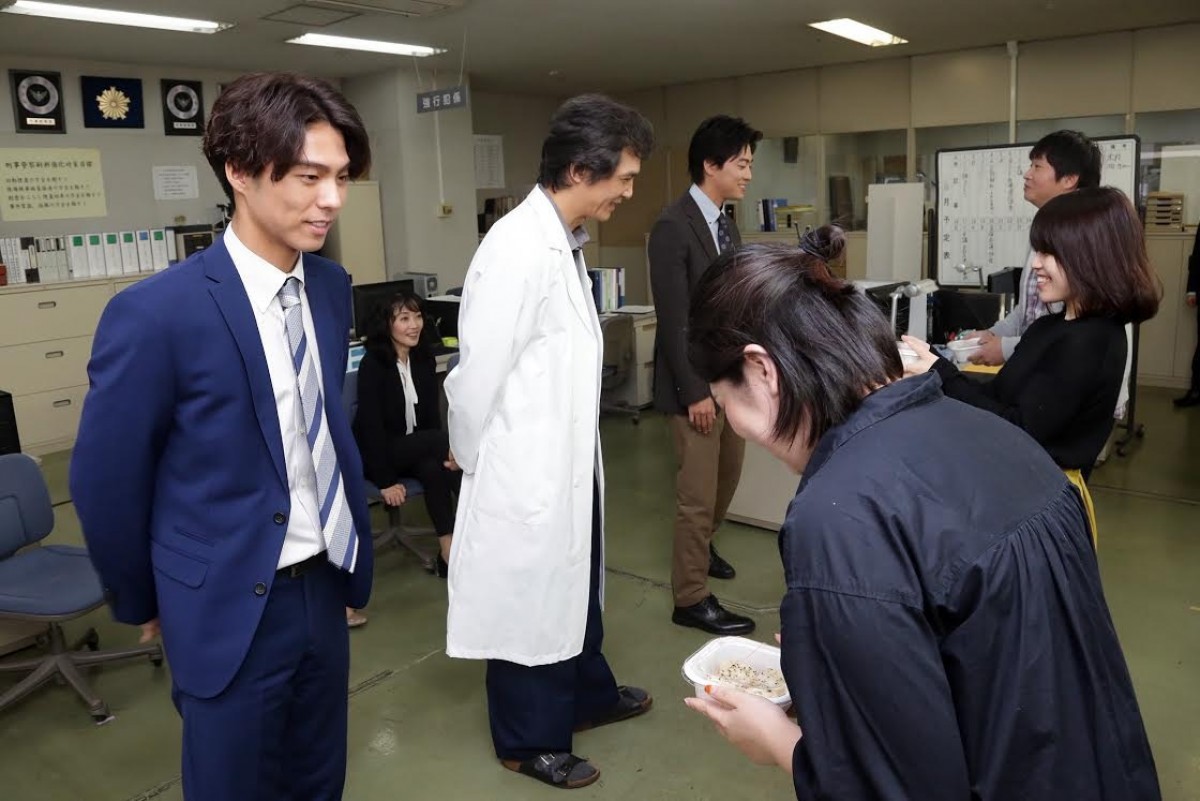 名取裕子、イケメン俳優たちに囲まれうっとり「目の栄養です」