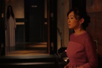 土曜プレミアム『世にも奇妙な物語 ’19 秋の特別編』に出演する斉藤由貴の場面写真