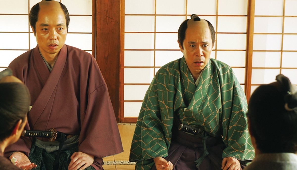 岡村隆史、時代劇初挑戦　刀ではなくそろばんに苦戦『決算！忠臣蔵』新カット独占解禁