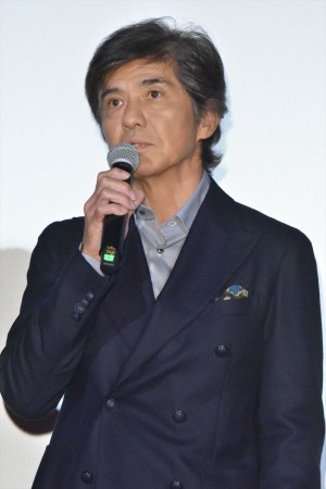 映画『楽園』初日舞台あいさつに登場した佐藤浩市