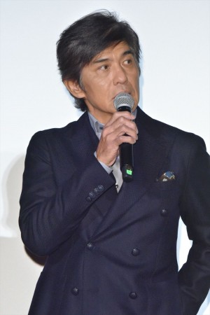 映画『楽園』初日舞台あいさつに登場した佐藤浩市