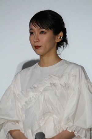 映画『空の青さを知る人よ』公開記念舞台挨拶に登場した吉岡里帆