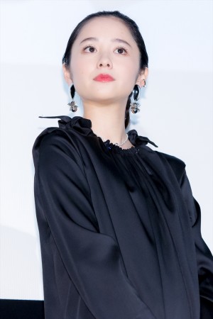 映画『ブラック校則』完成披露試写会に出席した堀⽥真由