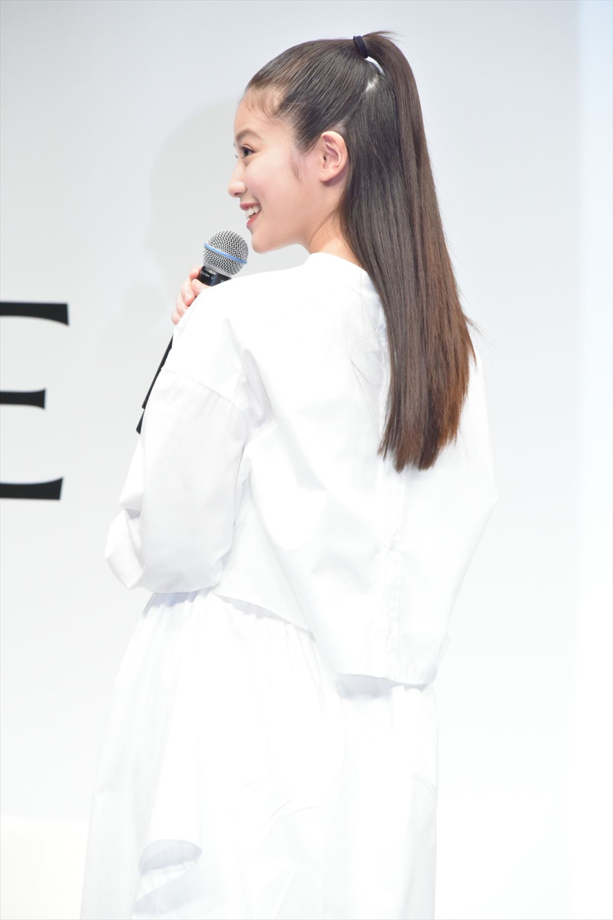 有村架純、大人なアップスタイルヘアで登場　なりたい髪は「大人まとまり髪」