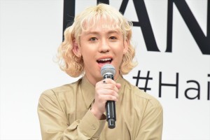 「新パンテーン新商品発表会」に登場したりゅうちぇる