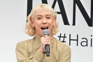 「新パンテーン新商品発表会」に登場したりゅうちぇる