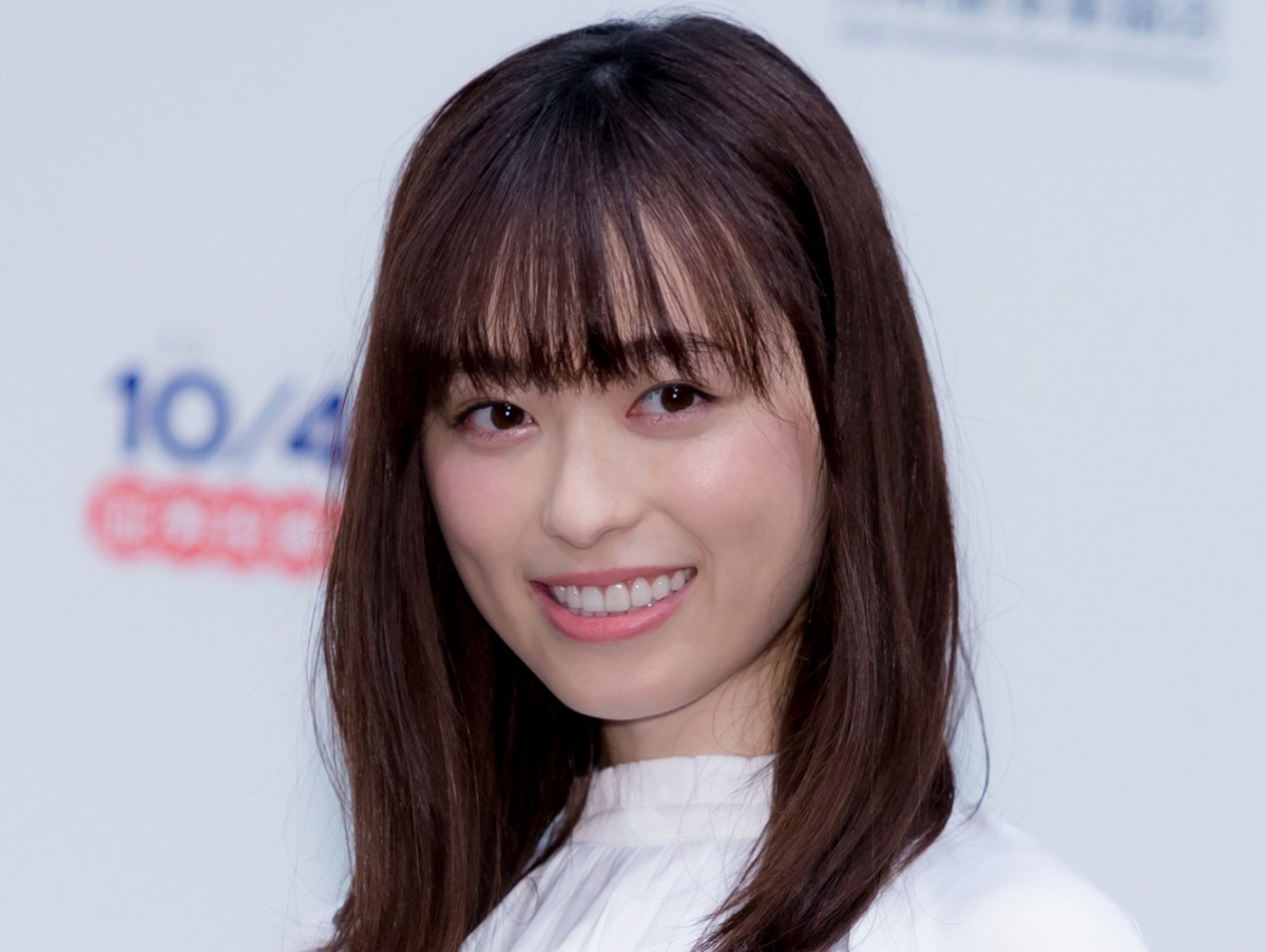 福原遥、うなじ露出のキュートなヘアスタイルでファンを魅了