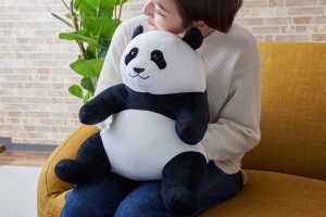 上野案内所、シャンシャングッズを発売！　ハグクッションやエコバッグなど