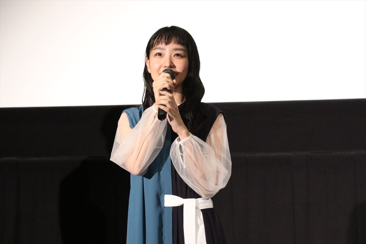 奈緒にまっすぐ見つめられ…村上淳「かわいすぎるので離れてください」