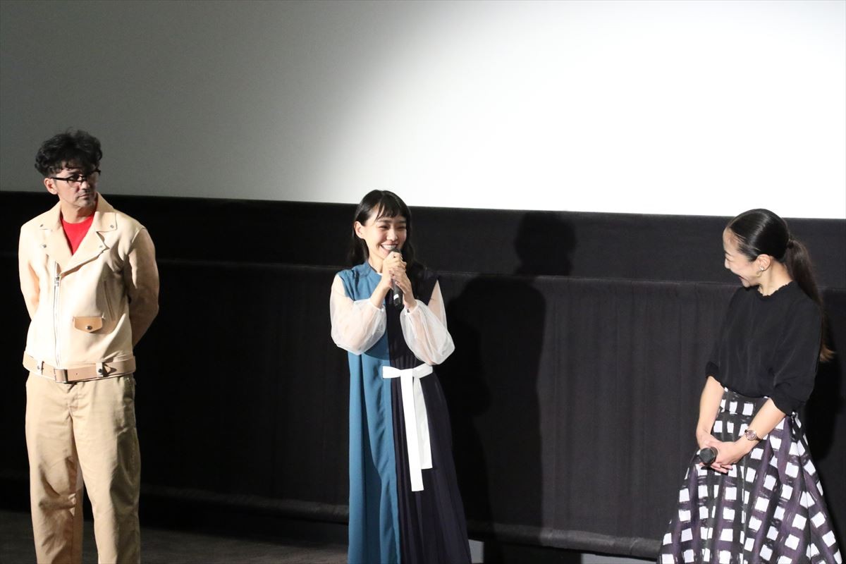 奈緒にまっすぐ見つめられ…村上淳「かわいすぎるので離れてください」