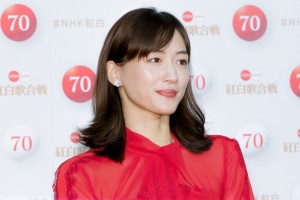 第70回NHK紅白歌合戦 司会者 取材会に登場した綾瀬はるか