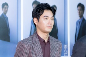 プレミアムドラマ『歪んだ波紋』会見に登場した松田龍平