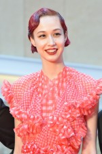 『第32回東京国際映画祭』オープニングレッドカーペットイベントに登場した水原佑果