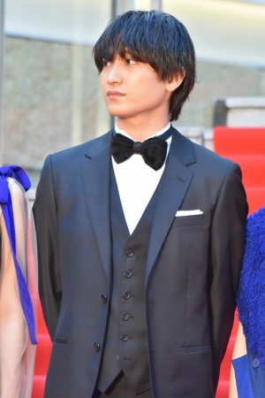 『第32回東京国際映画祭』オープニングレッドカーペットイベントに登場した金子大地