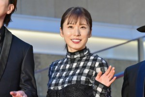 『第32回東京国際映画祭』オープニングレッドカーペットイベントに登場した松岡茉優