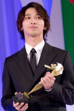 「東京ドラマアウォード 2019」授賞式、助演男優賞を受賞した横浜流星