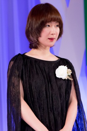 「東京ドラマアウォード 2019」授賞式、助演女優賞を受賞した黒木華