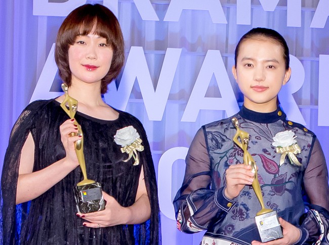 （左から）「東京ドラマアウォード 2019」授賞式に出席した黒木華、清原果耶