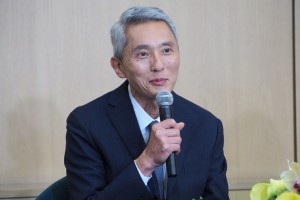 新春ドラマ特別企画『あしたの家族』制作発表に登場した松重豊